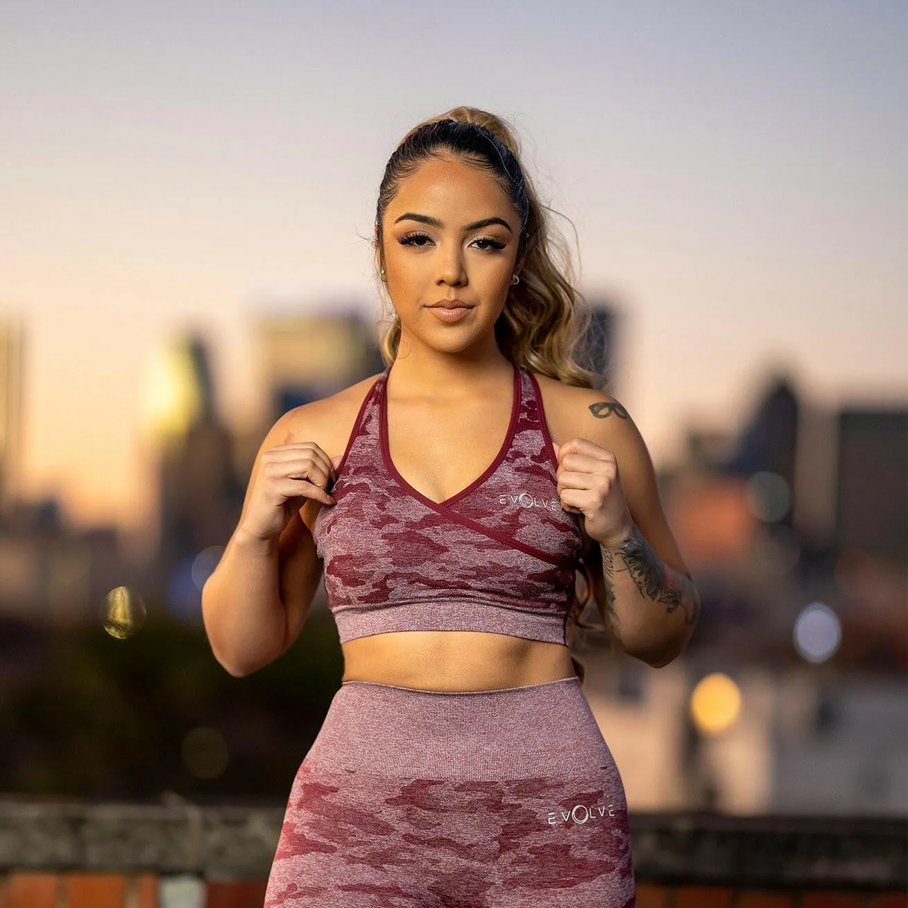 Rebel Seamless Sports Bra (Camo Plum)