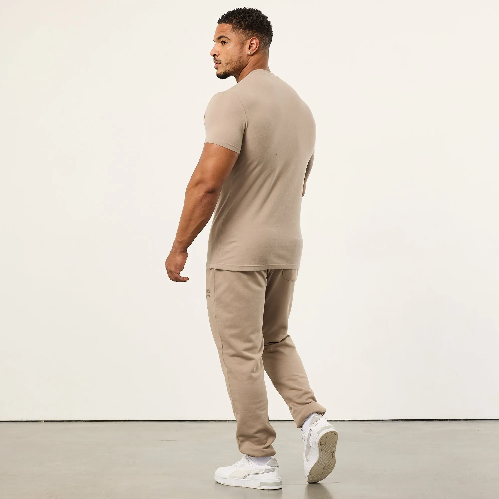 Vanquish Sand Signature Tapered Sweatpants